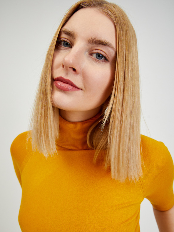 Orsay Turtleneck Amarillo